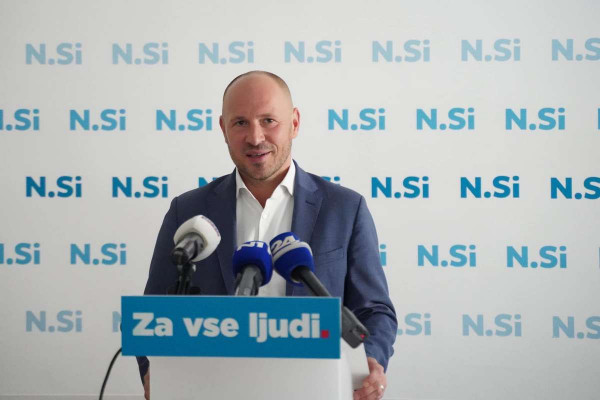 Vlada s predlogom ubija celo kravo, da bo dobila en zrezek